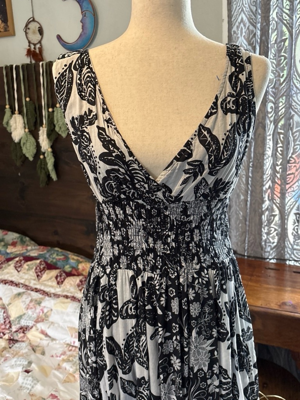 Jane Ashley Black & White Floral V-Neck Maxi Dress - Picture 2 of 7